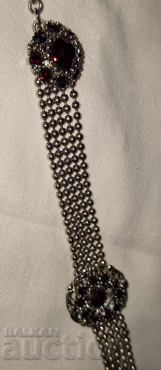 Delivery of Beautiful vintage women's bracelet with red stones