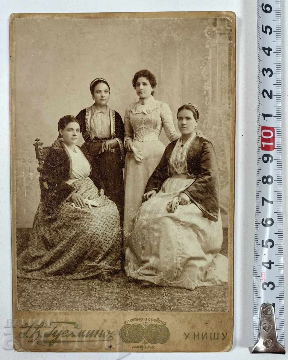 LATE 19TH CENTURY YOUNG WOMEN OLD PHOTOGRAPH PHOTO CARDBOARD LATE 19TH CENTURY YOUNG WOMEN OLD PHOTOGRAPH PHOTO CARDBOARD