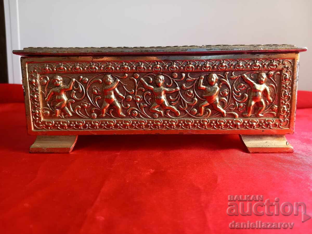 Παλαιό ΜΠΑΡΟΚ Κουτί, Επιχρύσωση, Χερουβείμ, Άγγελοι με τιμή 85.00 BGN | € 43.46