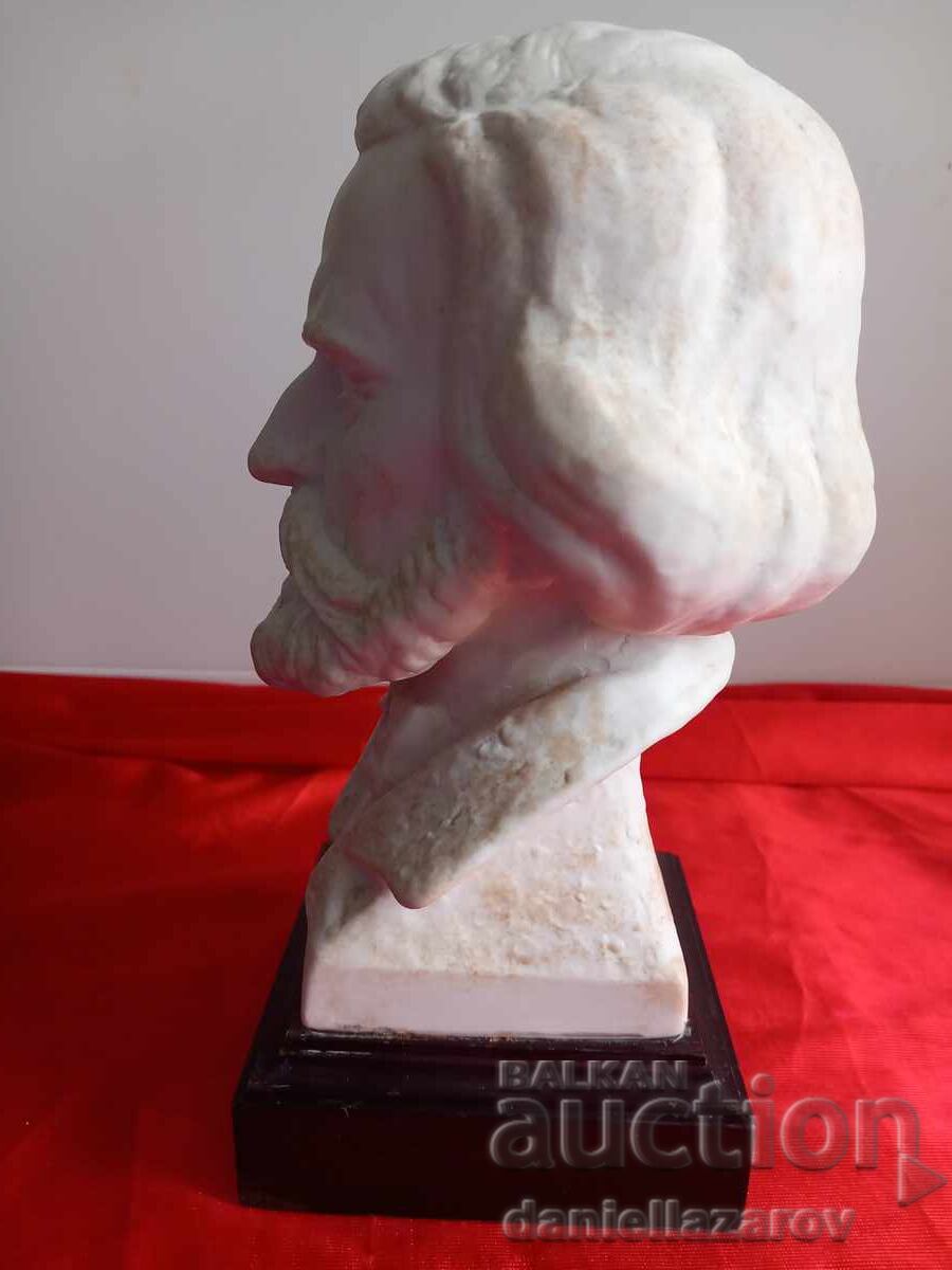 GOEBEL, Стара Скулптура на ВЕРДИ. Подписана, Статуетка с цена 140.00 лв. | € 71.58 GOEBEL, Стара Скулптура на ВЕРДИ. Подписана, Статуетка с цена 140.00 лв. | € 71.58