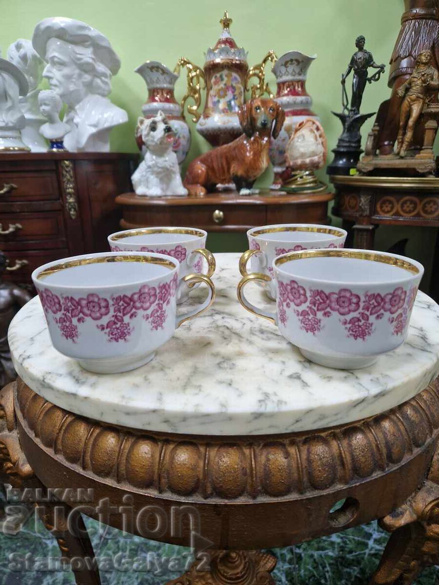 Cești de ceai din porțelan rusesc sovietic antichitate cu preț € 33.75 | 66.01 BGN Cești de ceai din porțelan rusesc sovietic antichitate cu preț € 33.75 | 66.01 BGN