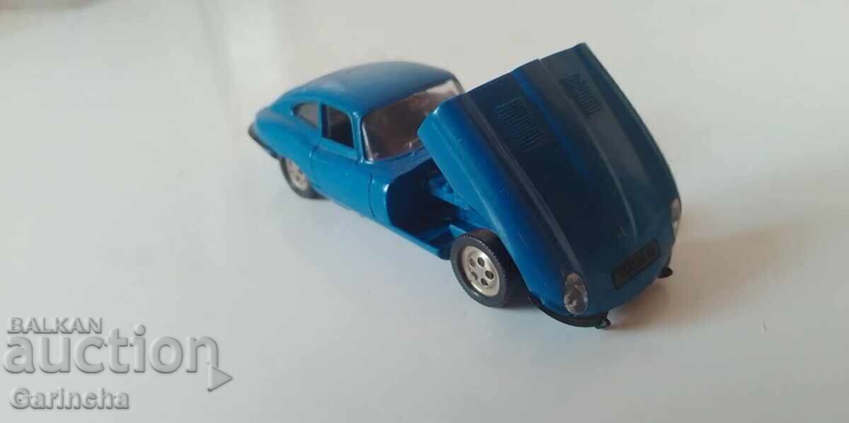 Стар модел Ягуар NOREV 1/43 с цена € 15.00 | 29.34 лв.