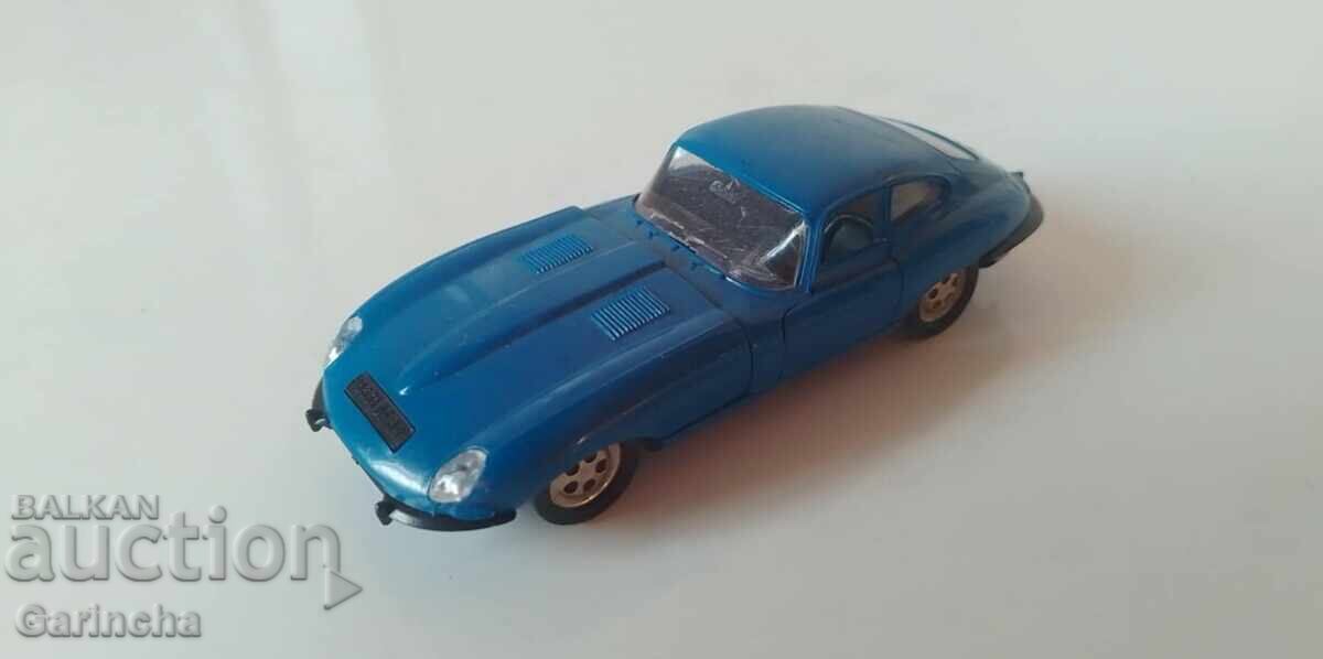 Стар модел Ягуар NOREV 1/43