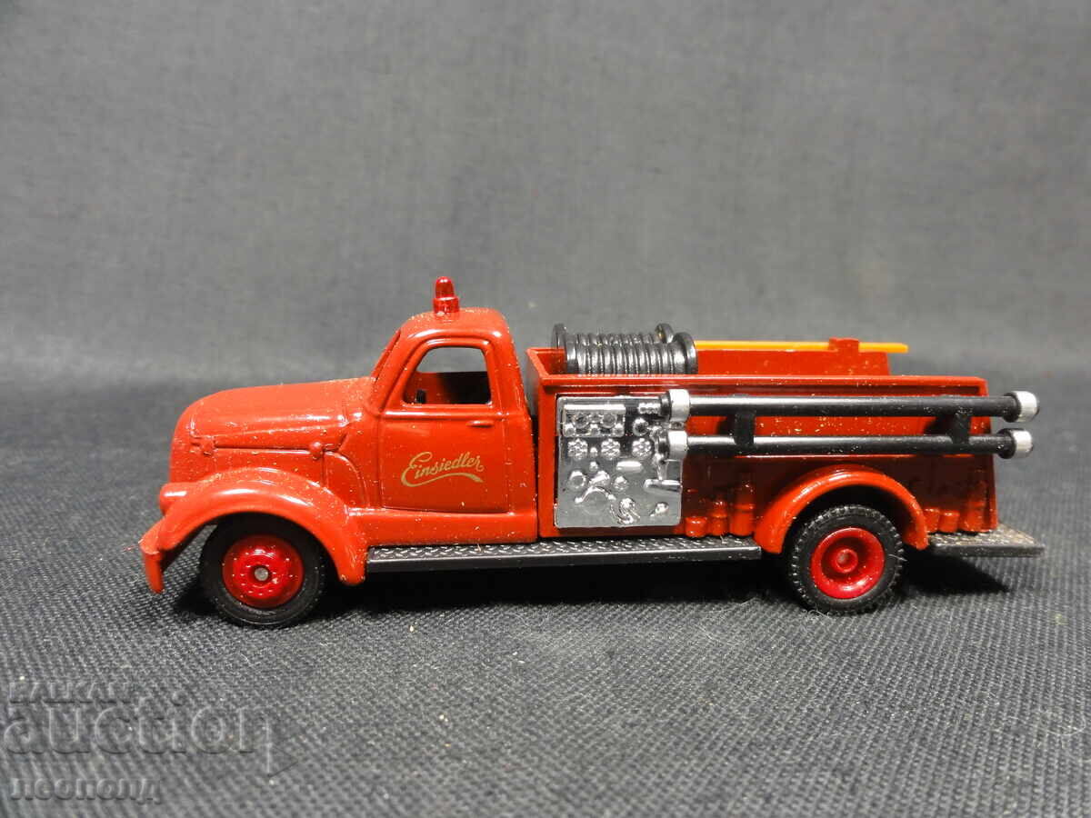 1/64 RETRO METAL CAR FIRE TRUCK AHRENS-FOX GRELL with price 20.00 BGN | € 10.23