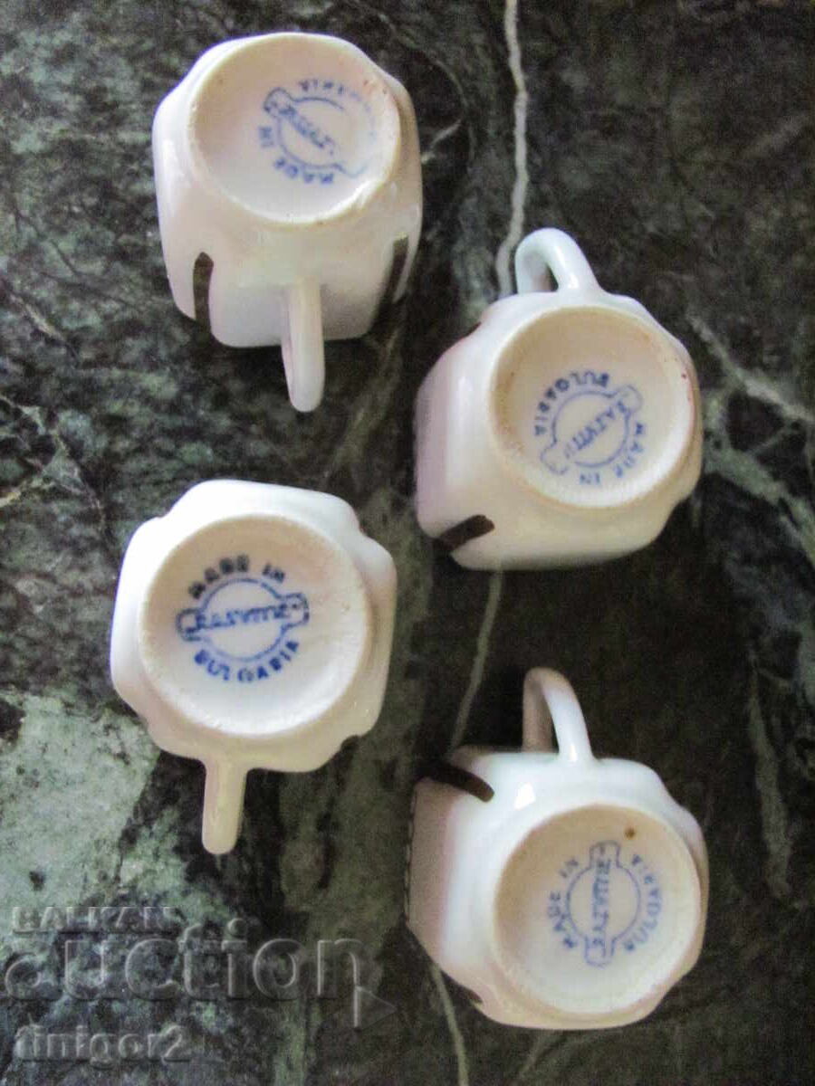 Παράδοση Παλιά πορσελάνινα φλιτζάνια με επιχρύσωση - Βουλγαρία, μαρκαρισμένα