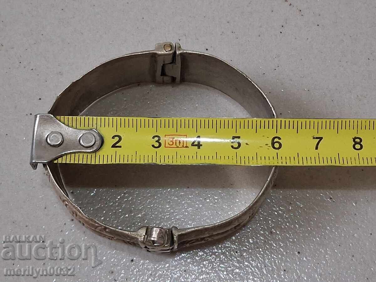 Аукцион Възрожденска сребърна гривна с щифт сребро накит бижу носия