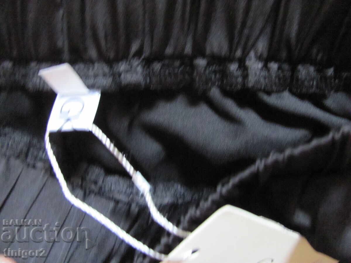 Νέο με ετικέτα μαύρο γυναικείο παντελόνι, μέγεθος S με τιμή 17.50 BGN | € 8.95 Νέο με ετικέτα μαύρο γυναικείο παντελόνι, μέγεθος S με τιμή 17.50 BGN | € 8.95