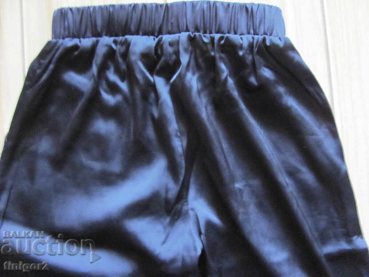 Παράδοση Νέο με ετικέτα μαύρο γυναικείο παντελόνι, μέγεθος S Παράδοση Νέο με ετικέτα μαύρο γυναικείο παντελόνι, μέγεθος S