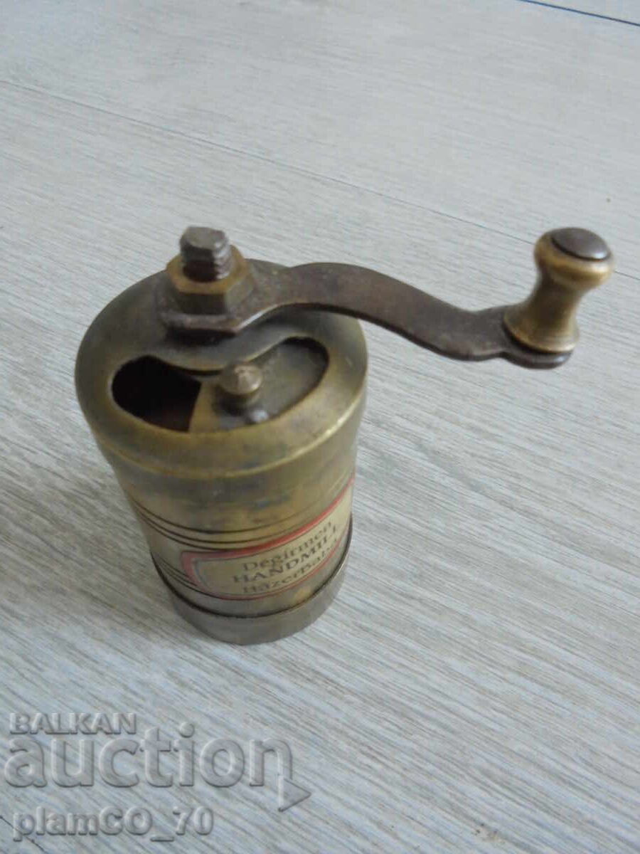 Δημοπρασία №*8157 παλιά χειροκίνητη μηχανή άλεσης από ορείχαλκο – HazerBaba Δημοπρασία №*8157 παλιά χειροκίνητη μηχανή άλεσης από ορείχαλκο – HazerBaba