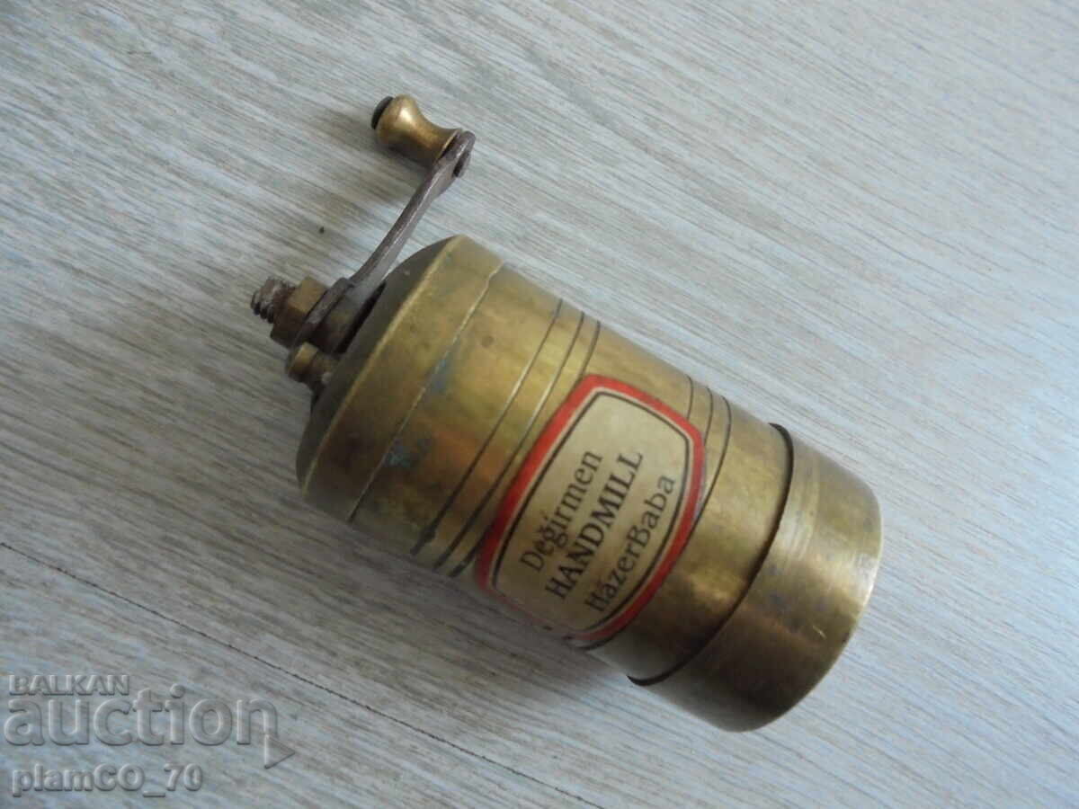 Παράδοση №*8157 παλιά χειροκίνητη μηχανή άλεσης από ορείχαλκο – HazerBaba Παράδοση №*8157 παλιά χειροκίνητη μηχανή άλεσης από ορείχαλκο – HazerBaba