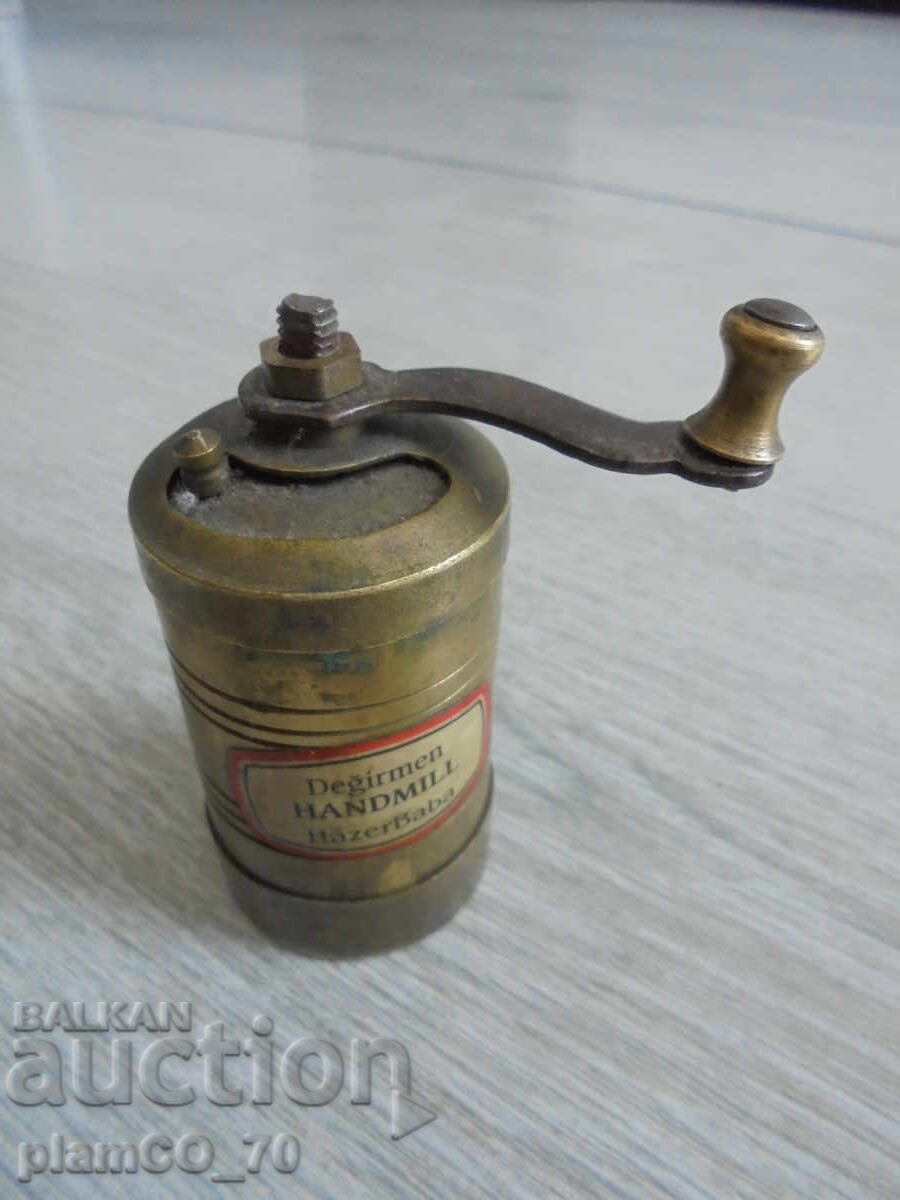 №*8157 παλιά χειροκίνητη μηχανή άλεσης από ορείχαλκο – HazerBaba №*8157 παλιά χειροκίνητη μηχανή άλεσης από ορείχαλκο – HazerBaba