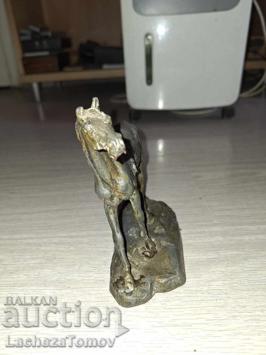 Delivery of Beautiful figurine statue, France, metal, detailed Delivery of Beautiful figurine statue, France, metal, detailed