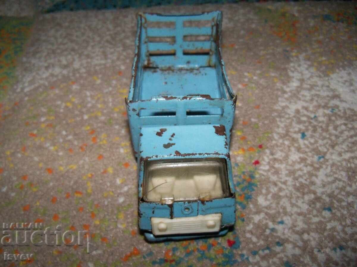 Ламаринено камионче, соц играчка произвездено в България с цена 15.00 лв. | € 7.67