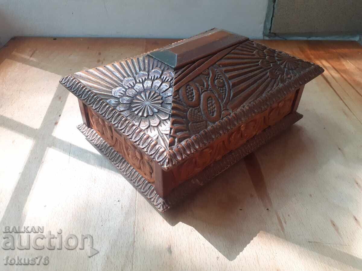 Δημοπρασία Αντίκα ξύλινο μουσικό κουτί Schwarzwald - ξυλόγλυπτο Δημοπρασία Αντίκα ξύλινο μουσικό κουτί Schwarzwald - ξυλόγλυπτο