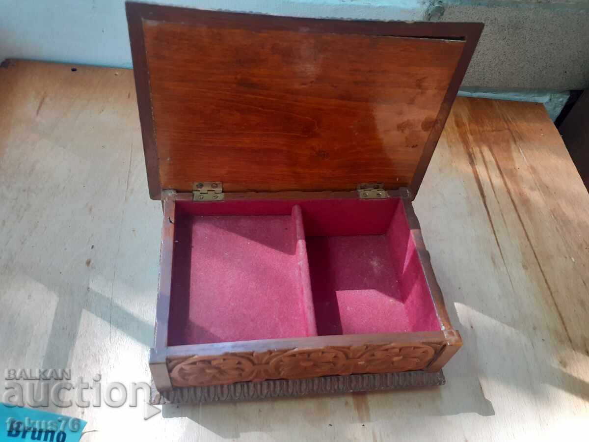 Αντίκα ξύλινο μουσικό κουτί Schwarzwald - ξυλόγλυπτο - 5 Αντίκα ξύλινο μουσικό κουτί Schwarzwald - ξυλόγλυπτο - 5