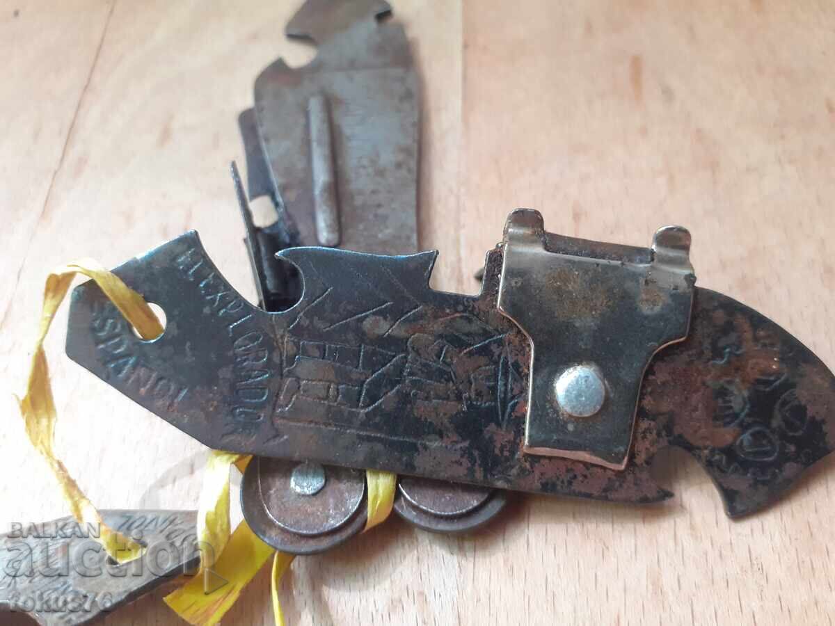 Delivery of Lot of old collectible bottle openers
