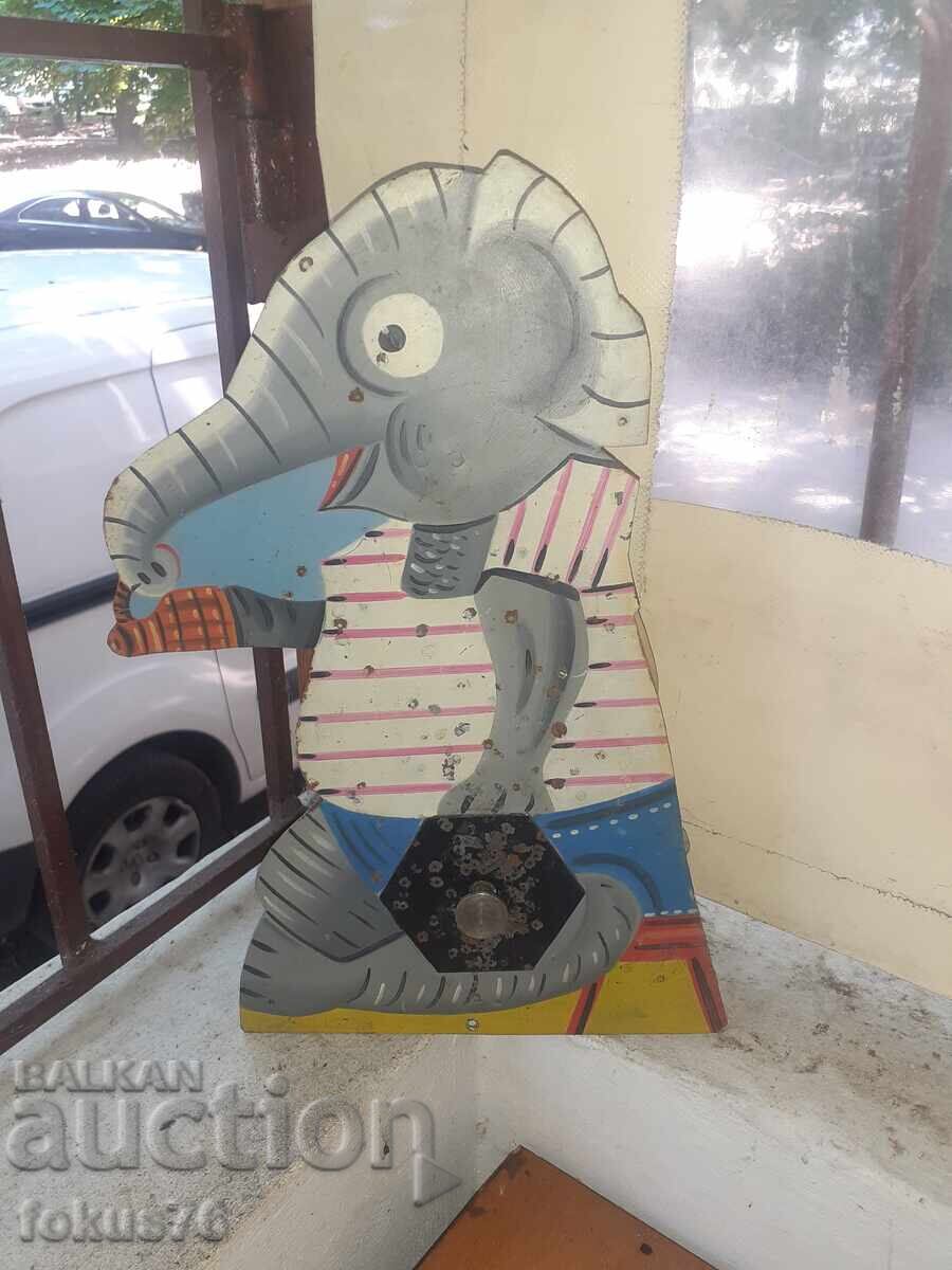 Licitație Veche țintă metalică bulgărească de jucărie de la poligon de tragere pușcă elefant Licitație Veche țintă metalică bulgărească de jucărie de la poligon de tragere pușcă elefant