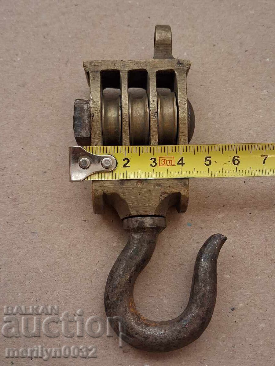 Old wrought pulley polyspast wrought iron pulley pulley - 5 Old wrought pulley polyspast wrought iron pulley pulley - 5