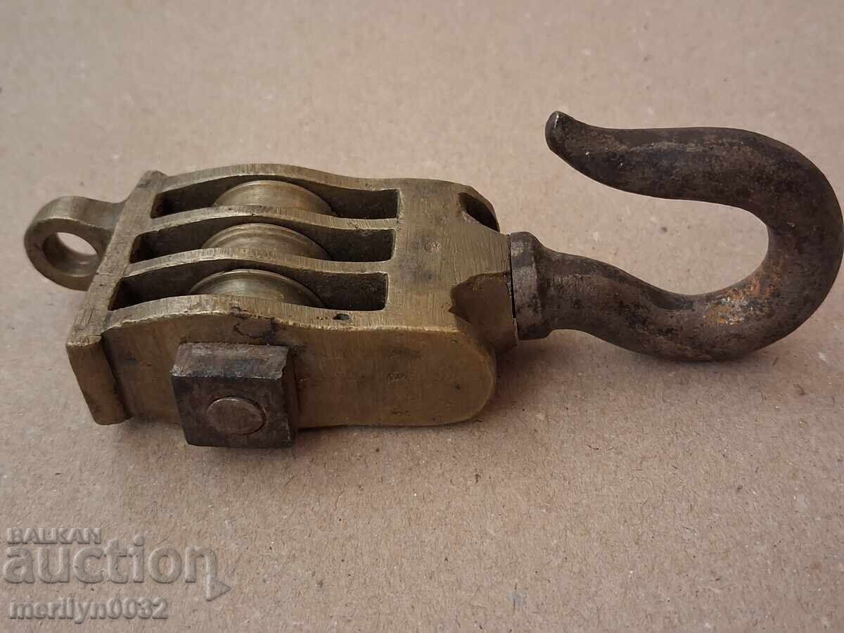 Old wrought pulley polyspast wrought iron pulley pulley Old wrought pulley polyspast wrought iron pulley pulley