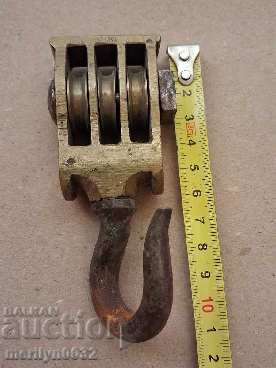 Old wrought pulley polyspast wrought iron pulley pulley with price 50.00 BGN | € 25.56