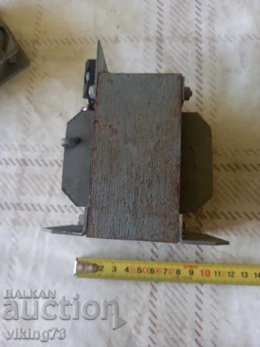 Livrarea Transformator, retro Livrarea Transformator, retro