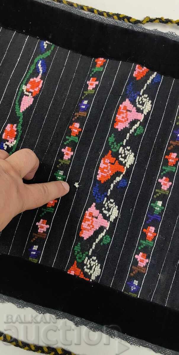 Auction AUTHENTIC APRON FOR NATIONAL COSTUME HAS ONE HOLE Auction AUTHENTIC APRON FOR NATIONAL COSTUME HAS ONE HOLE