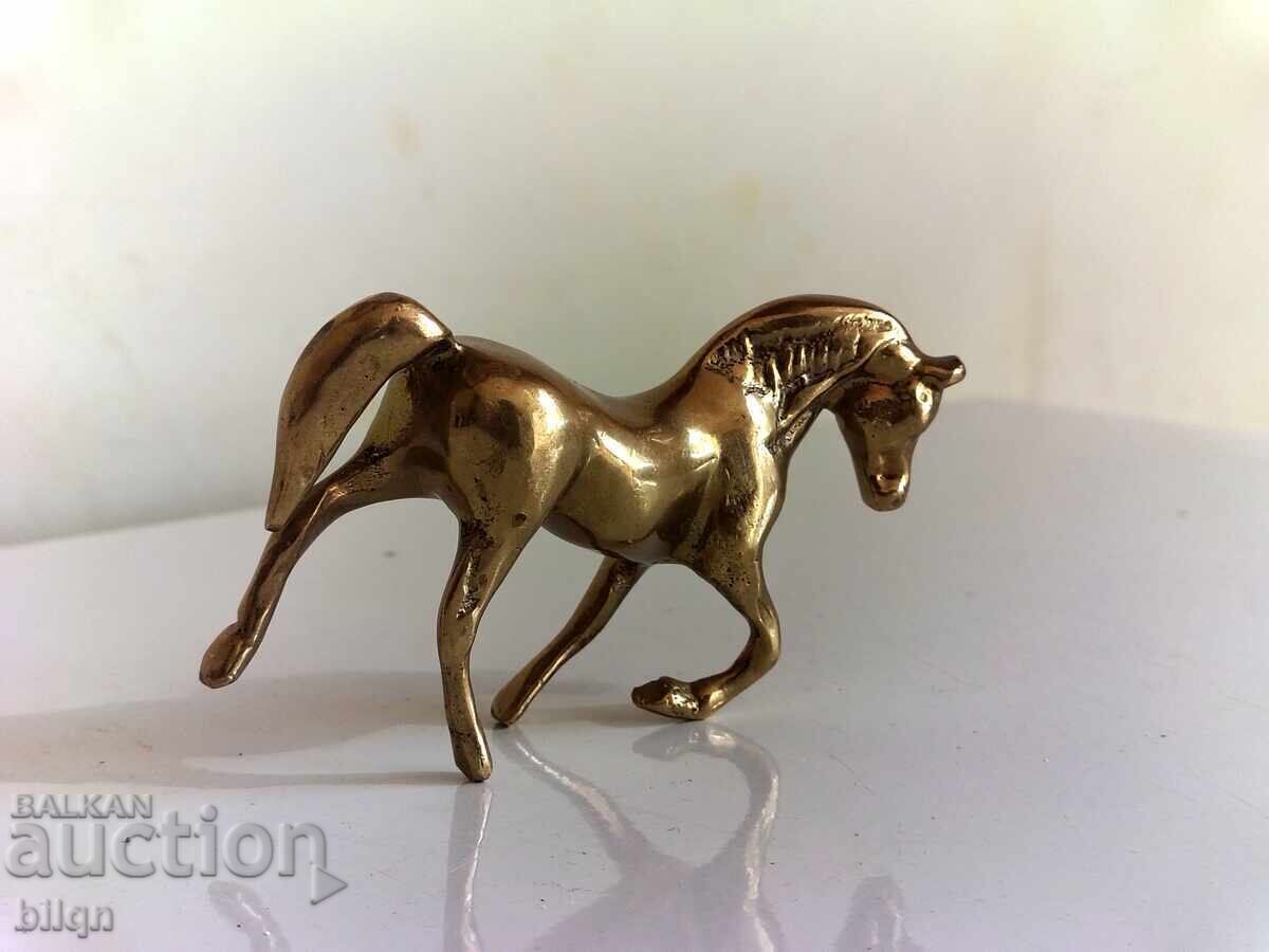 Figurină de colecție superbă, placată cu aur - Cal cu preț € 11.24 | 21.98 BGN Figurină de colecție superbă, placată cu aur - Cal cu preț € 11.24 | 21.98 BGN