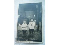 Стара снимка , 1927, Калофер, казана - две малки деца