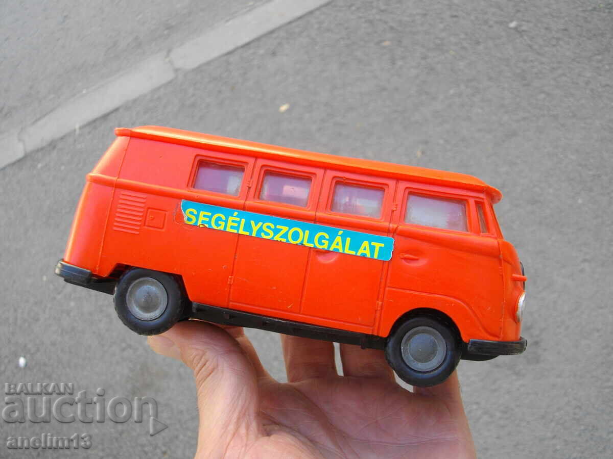 Auction  SOCIAL PLASTIC CAR VOLKSWAGEN BUS VOLKSWAGEN VW