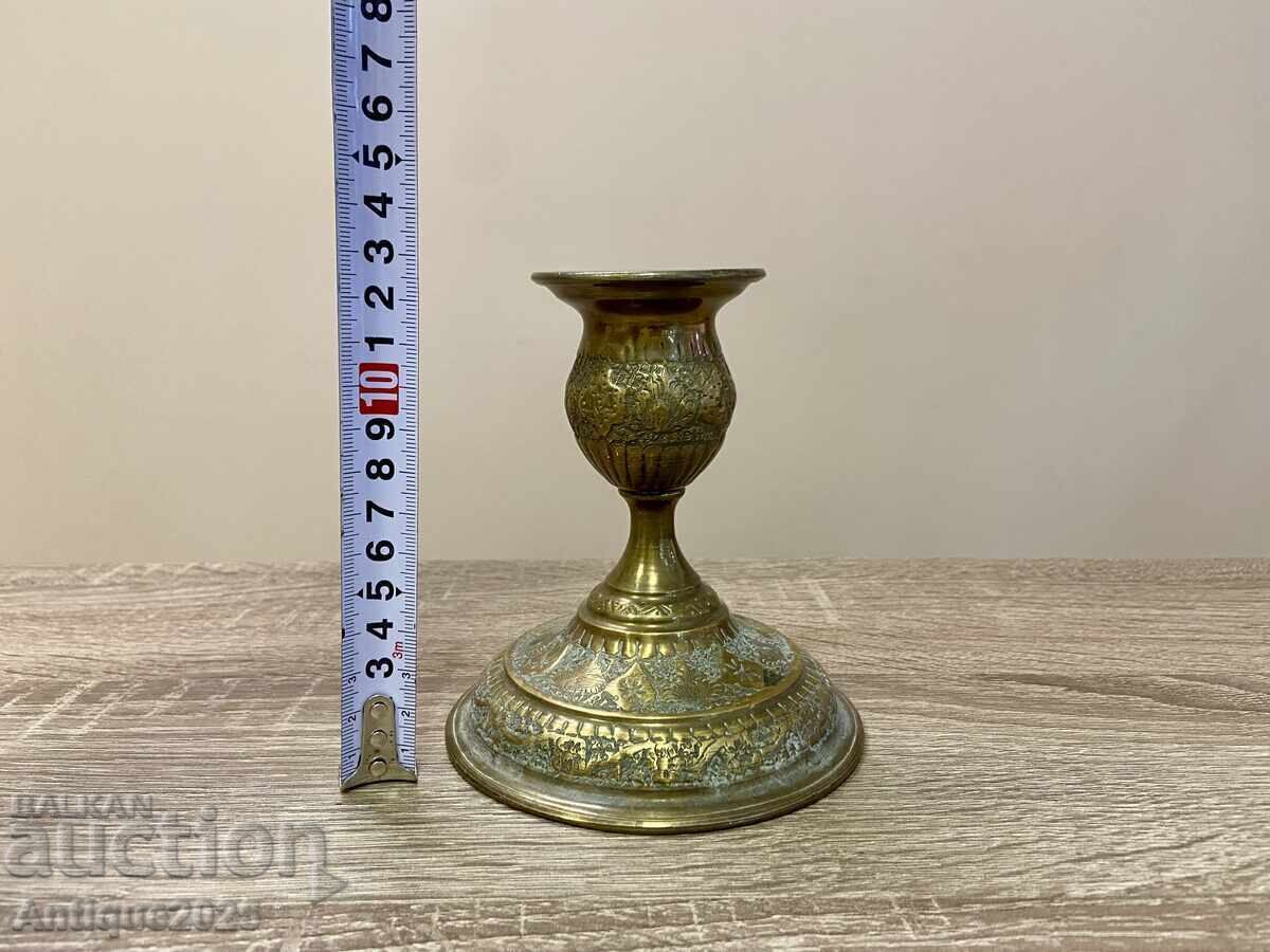 Старинен месингов свещник с гравюра с цена 20.00 лв. | € 10.23