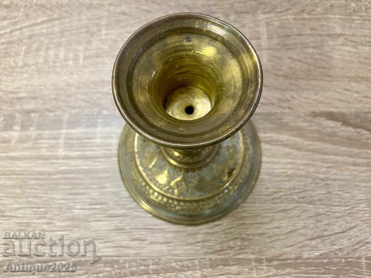 Аукцион Старинен месингов свещник с гравюра