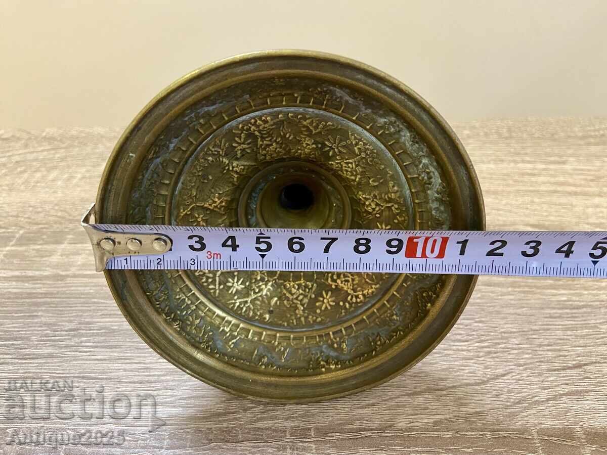 Старинен месингов свещник с гравюра - 5