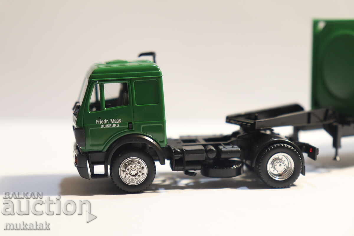 HERPA H0 1/87 MERCEDES CAMION CISTERNĂ TIR MODEL COLIȚĂ cu preț 30.00 BGN | € 15.34