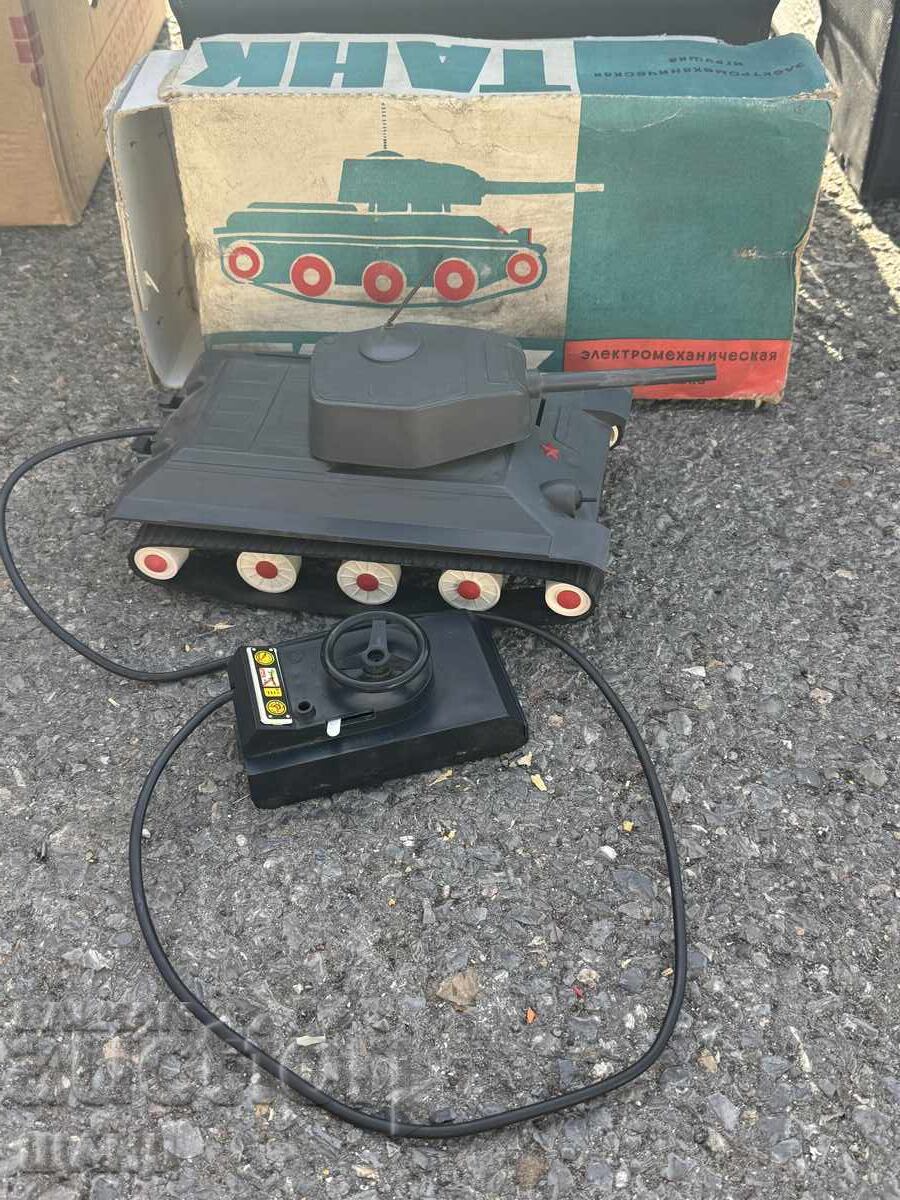 Παλιό Ρωσικό πλαστικό παιχνίδι μοντέλο τανκ με κουτί