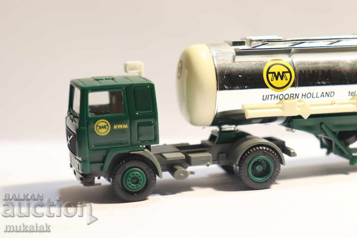 HERPA H0 1/87 VOLVO CAMION CISTERNĂ TIR MODEL COLIȚĂ cu preț 25.00 BGN | € 12.78 HERPA H0 1/87 VOLVO CAMION CISTERNĂ TIR MODEL COLIȚĂ cu preț 25.00 BGN | € 12.78
