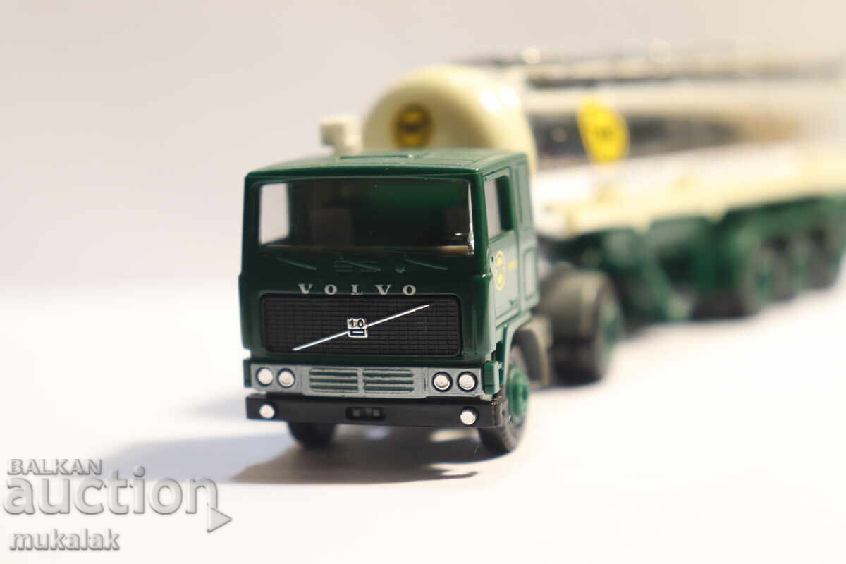 Licitație HERPA H0 1/87 VOLVO CAMION CISTERNĂ TIR MODEL COLIȚĂ Licitație HERPA H0 1/87 VOLVO CAMION CISTERNĂ TIR MODEL COLIȚĂ