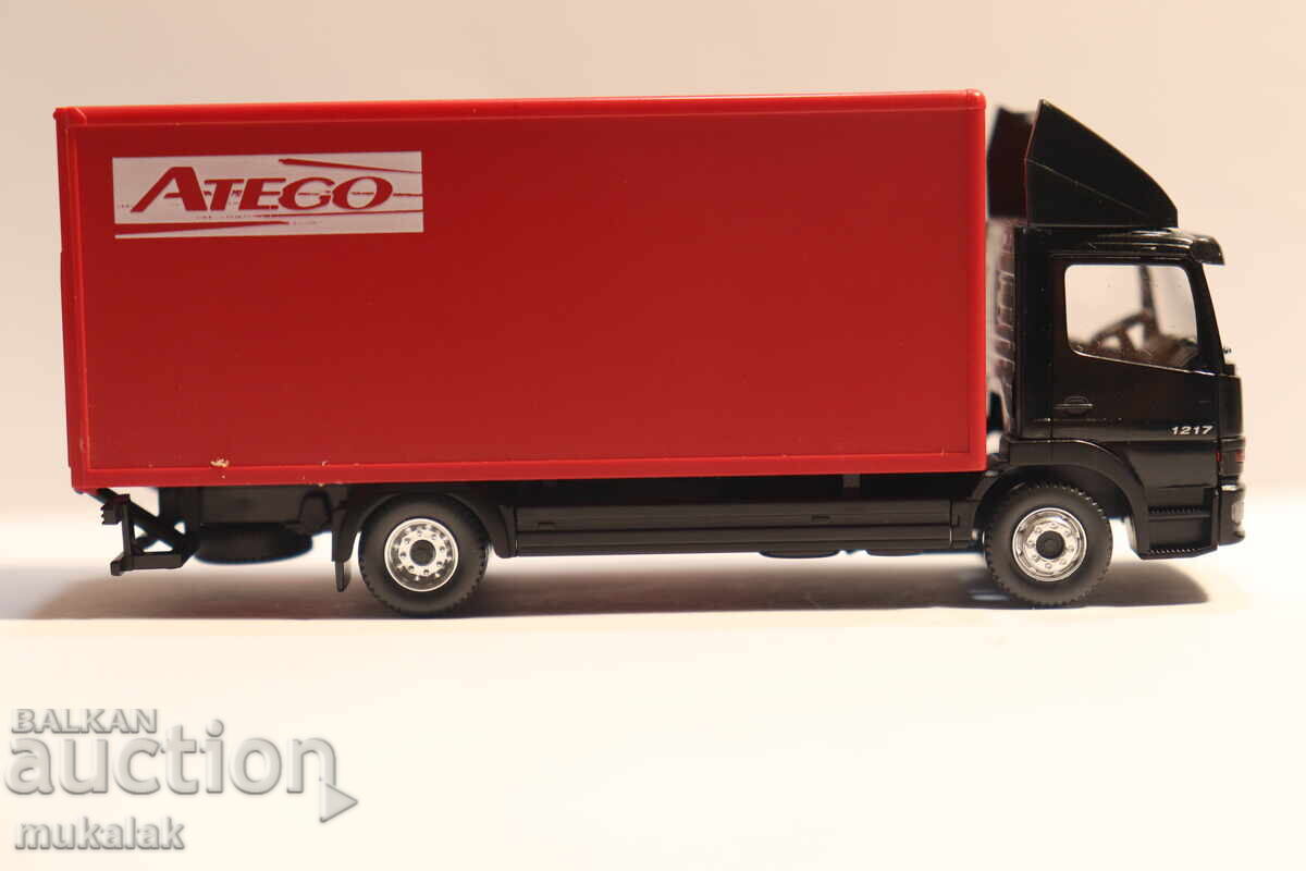 Delivery of Wiking H0 1/87 MERCEDES ATEGO TRUCK MODEL TIR