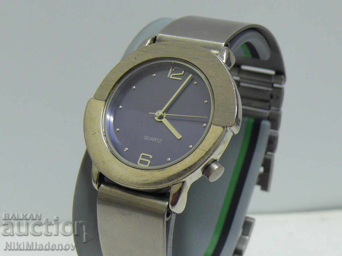 Дамски ръчен часовник, работещ с цена 15.00 лв. | € 7.67