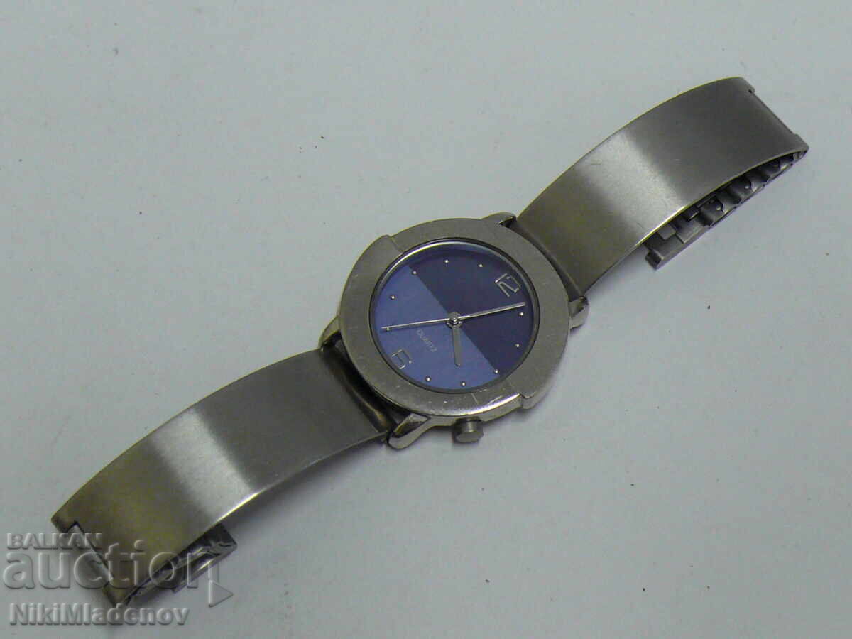 Доставка на Дамски ръчен часовник, работещ