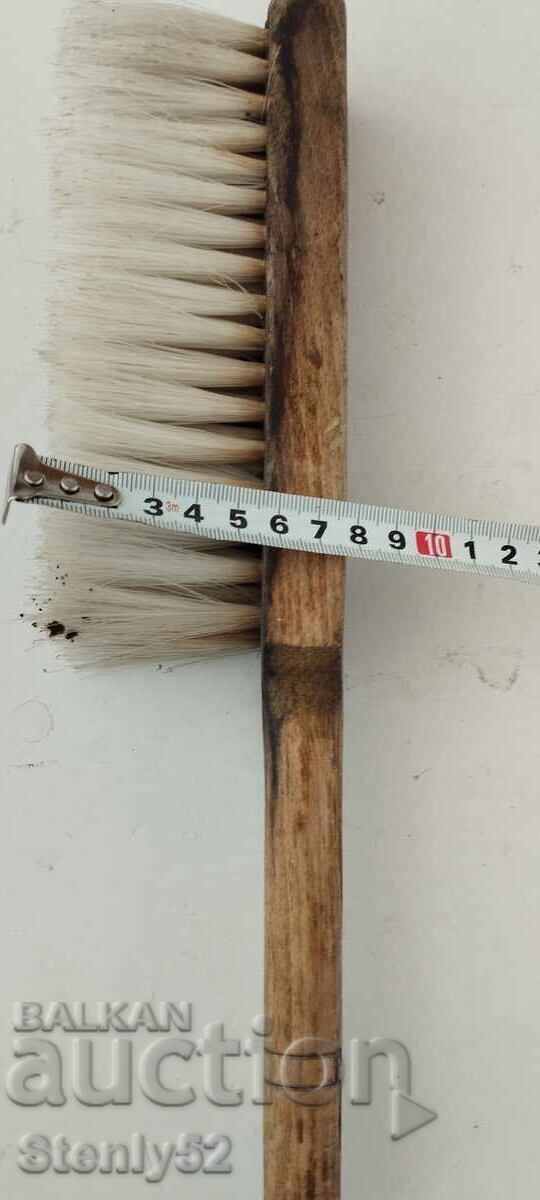 Δημοπρασία Παλιά βούρτσα με συνθετική τρίχα, ξύλινη λαβή