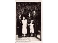 ΠΑΛΙΑ ΦΩΤΟΓΡΑΦΙΑ ΔΥΟ ΟΙΚΟΓΕΝΕΙΩΝ ΣΕ ΕΚΔΡΟΜΗ Ε141