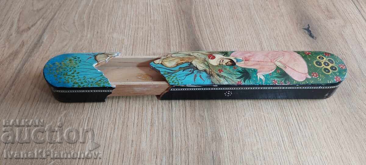 Delivery of Wooden box for connoisseurs