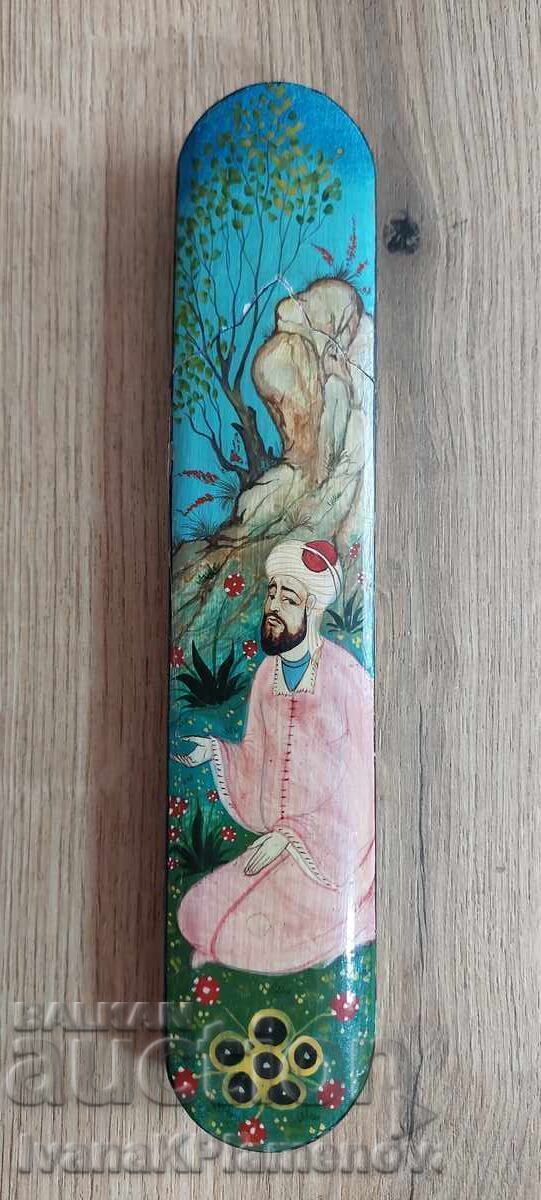 Wooden box for connoisseurs