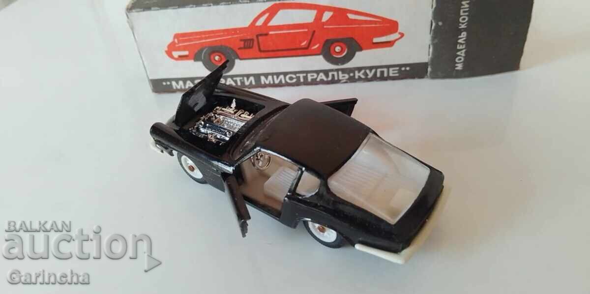 Livrarea Model vechi rusesc URSS Maserati Mistral 1/43