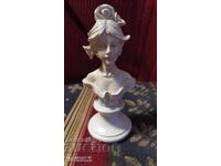 Αγαλματίδιο κοπέλας