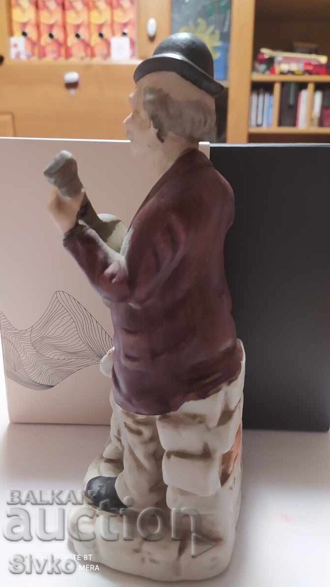 Delivery of Guitarist Figurine Delivery of Guitarist Figurine