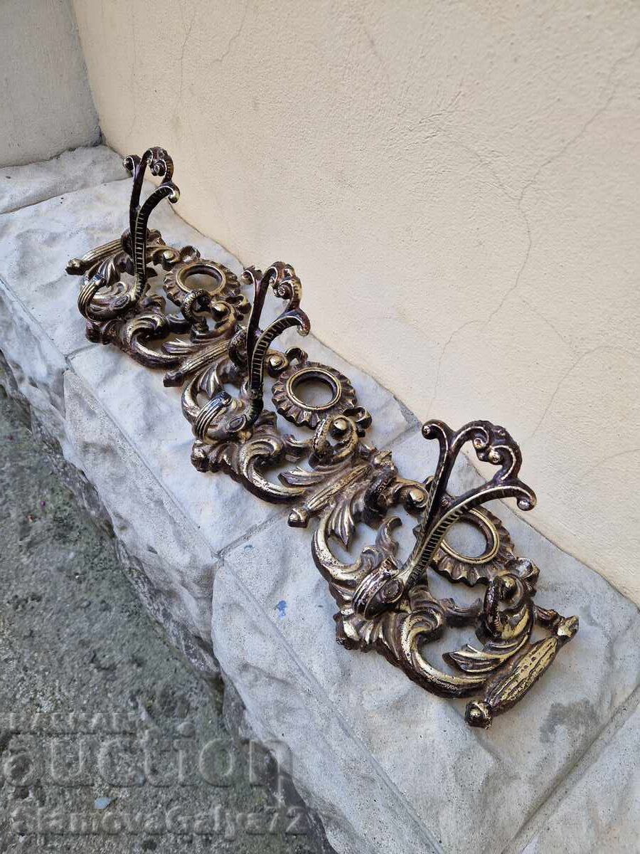 Прекрасна антикварна метална закачалка - 7 Прекрасна антикварна метална закачалка - 7