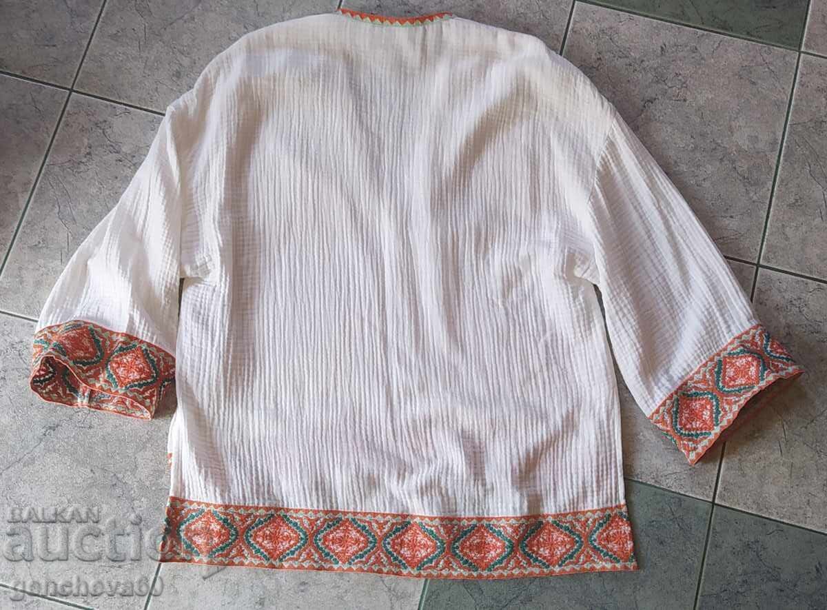 Όμορφη μπλούζα ZARA με μηχανική κέντημα με τιμή 25.00 BGN | € 12.78