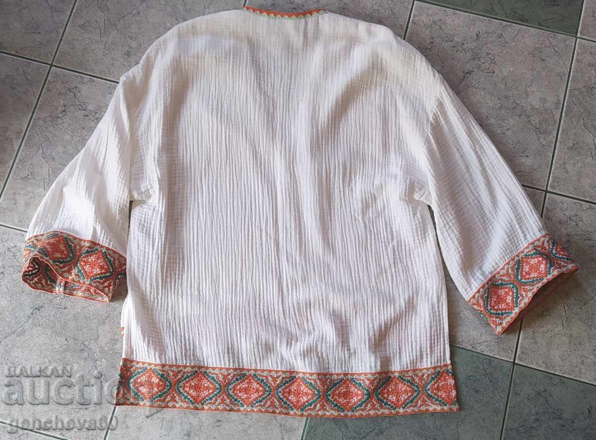 Bluză frumoasă ZARA cu broderie mecanică cu preț € 12.00 | 23.47 BGN