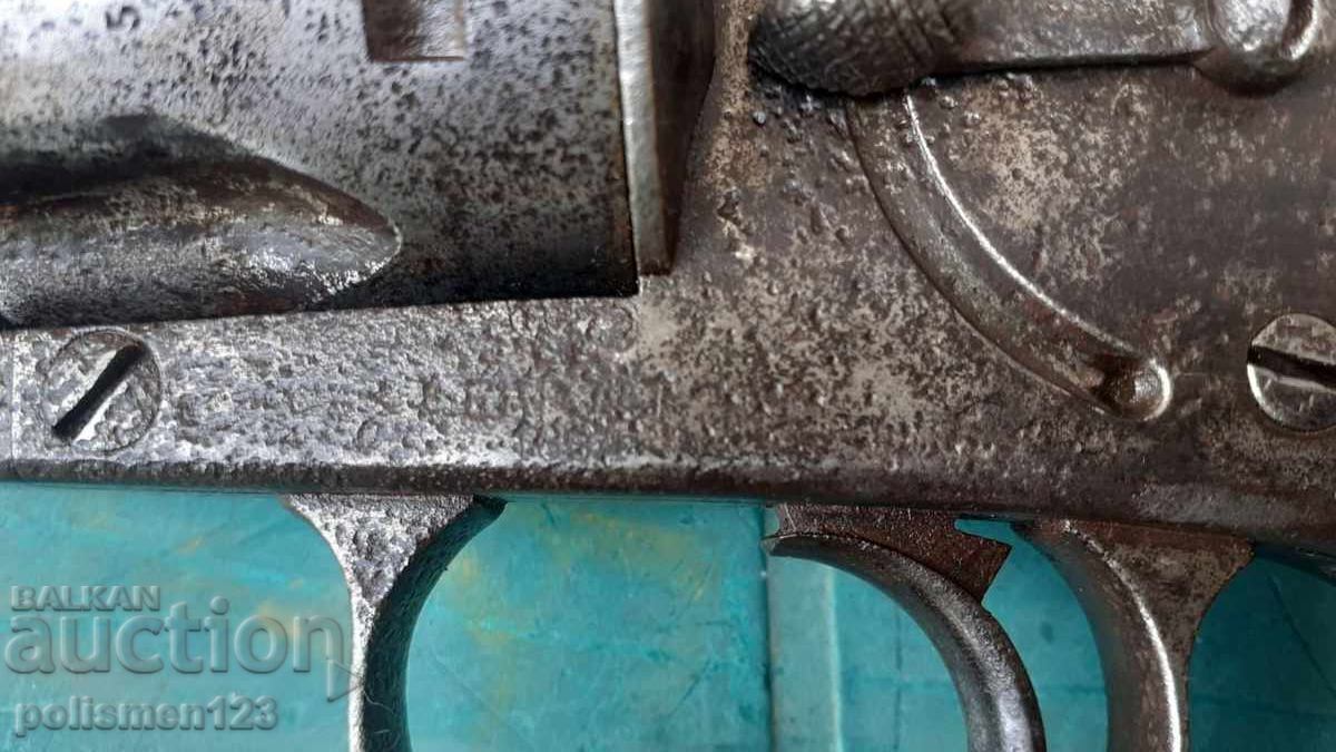 Παράδοση ΕΝΑ ΡΕΒΟΛΒΕΡ